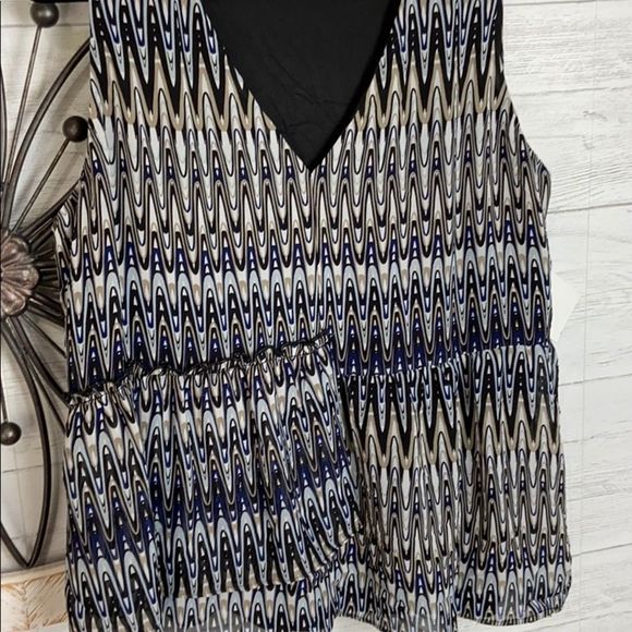 NWT Kensie Multi-Color Peplum Sleeveless Top - Picture 4 of 8